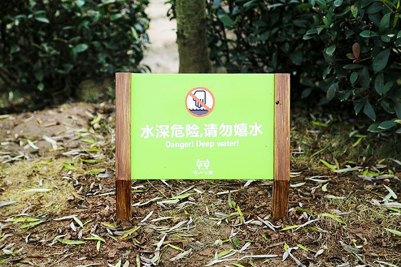 “無聲導游”旅游景區(qū)標志牌，讓你的旅途更添色彩3
